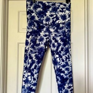 Gap Fit Full Panel Blackout 7/8 Leggings Maternity M in blue tie dye